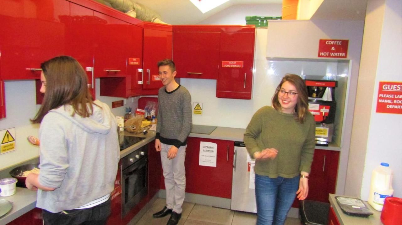Хостелы Sleepzone Hostel Galway City Голуэй-17