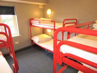 Хостелы Sleepzone Hostel Galway City Голуэй Отдельный общий номер с 6 кроватями-3