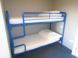 Хостелы Sleepzone Hostel Galway City Голуэй Бюджетный двухместный номер с 2 отдельными кроватями-4