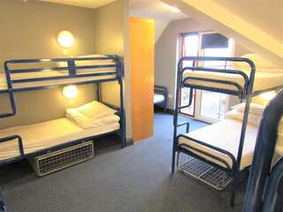 Хостелы Sleepzone Hostel Galway City Голуэй Отдельный общий номер с 6 кроватями-7